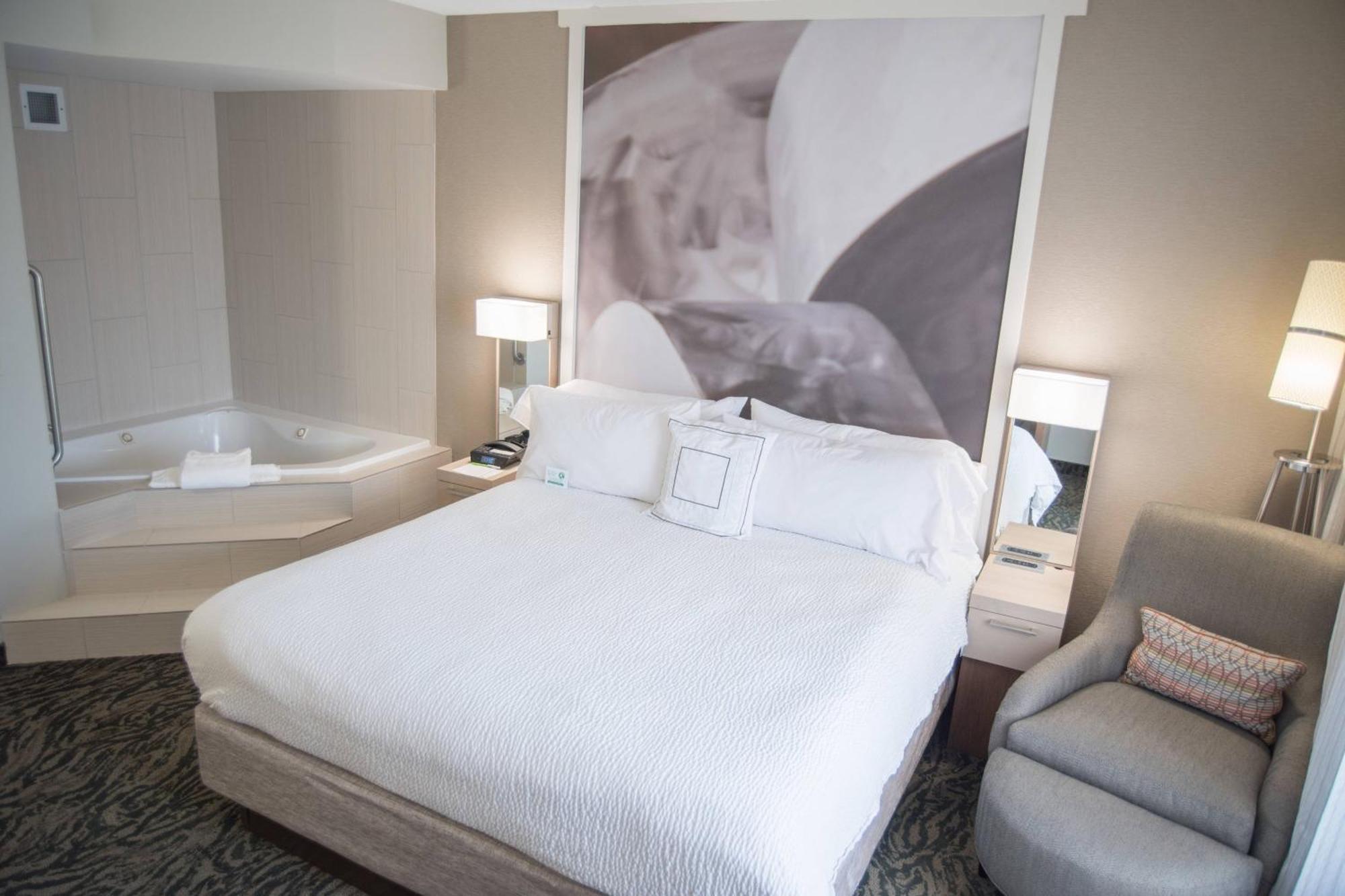 Courtyard By Marriott Hickory Otel Dış mekan fotoğraf